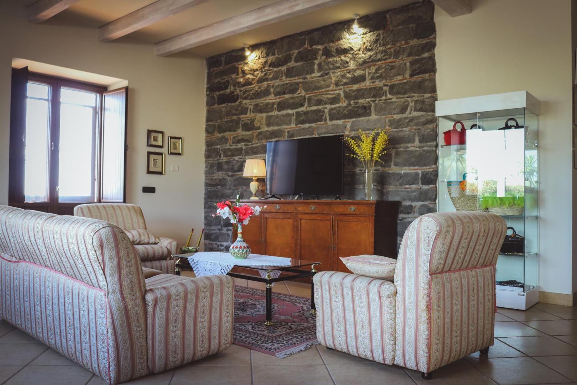 Ranch Simeto Hotel Paterno  Buitenkant foto