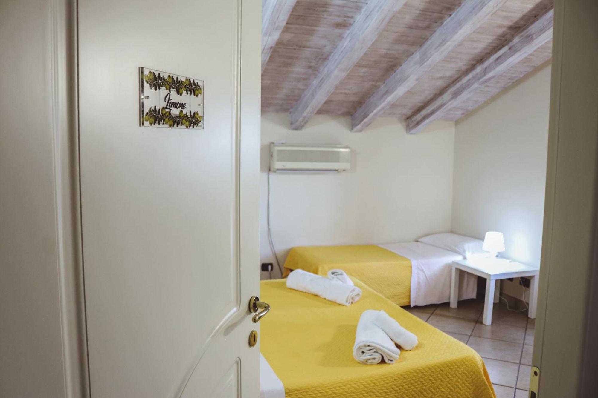 Ranch Simeto Hotel Paterno  Buitenkant foto