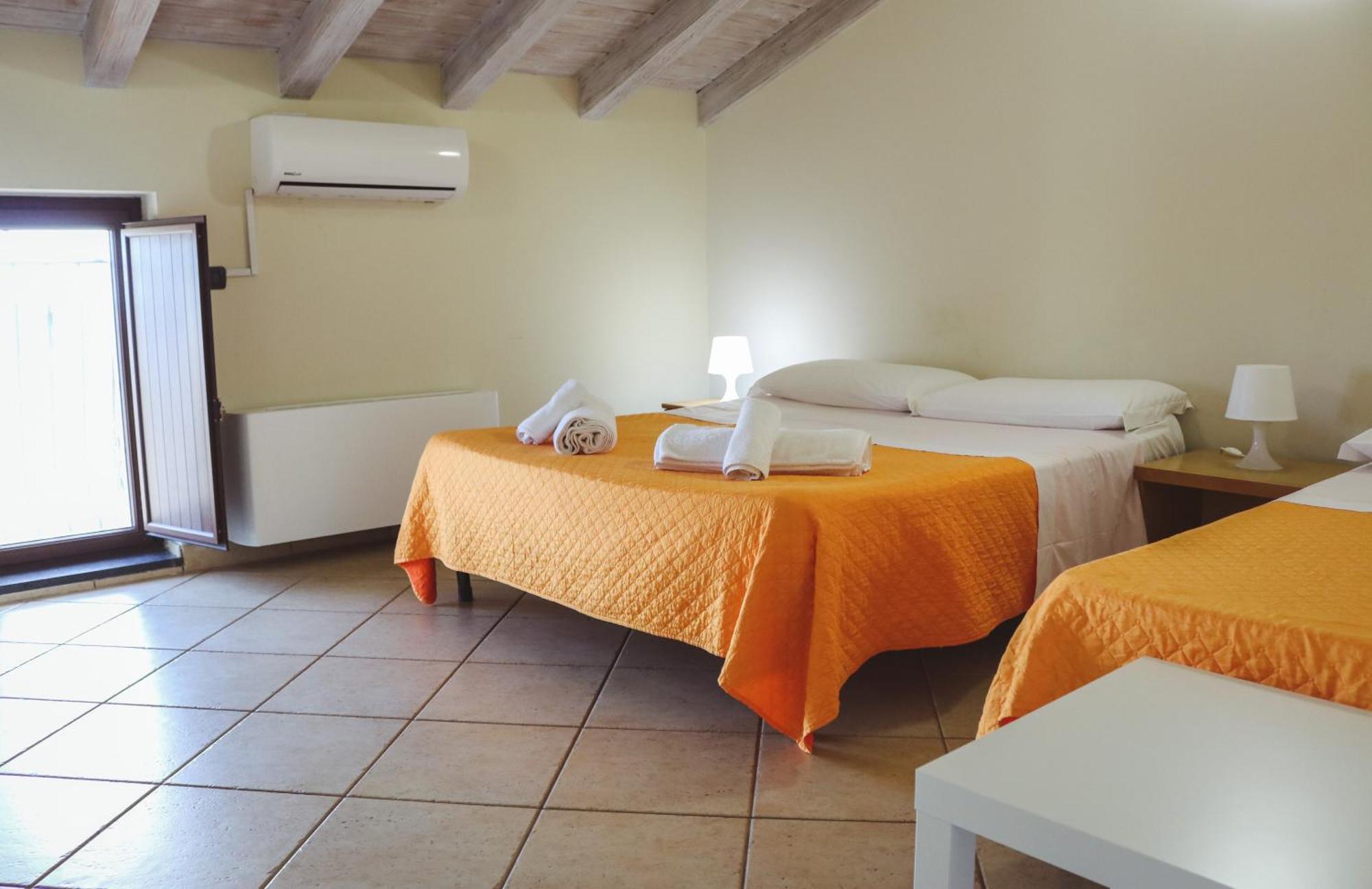 Ranch Simeto Hotel Paterno  Buitenkant foto