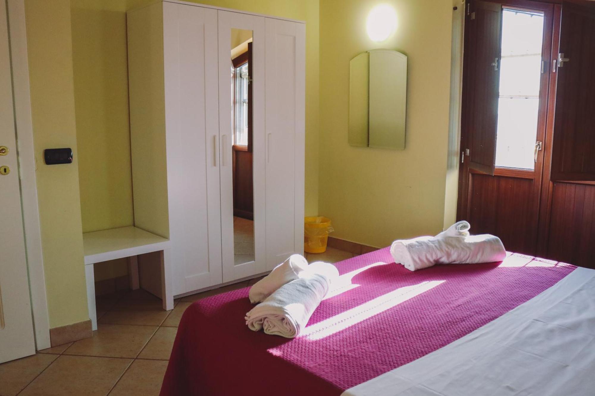 Ranch Simeto Hotel Paterno  Buitenkant foto